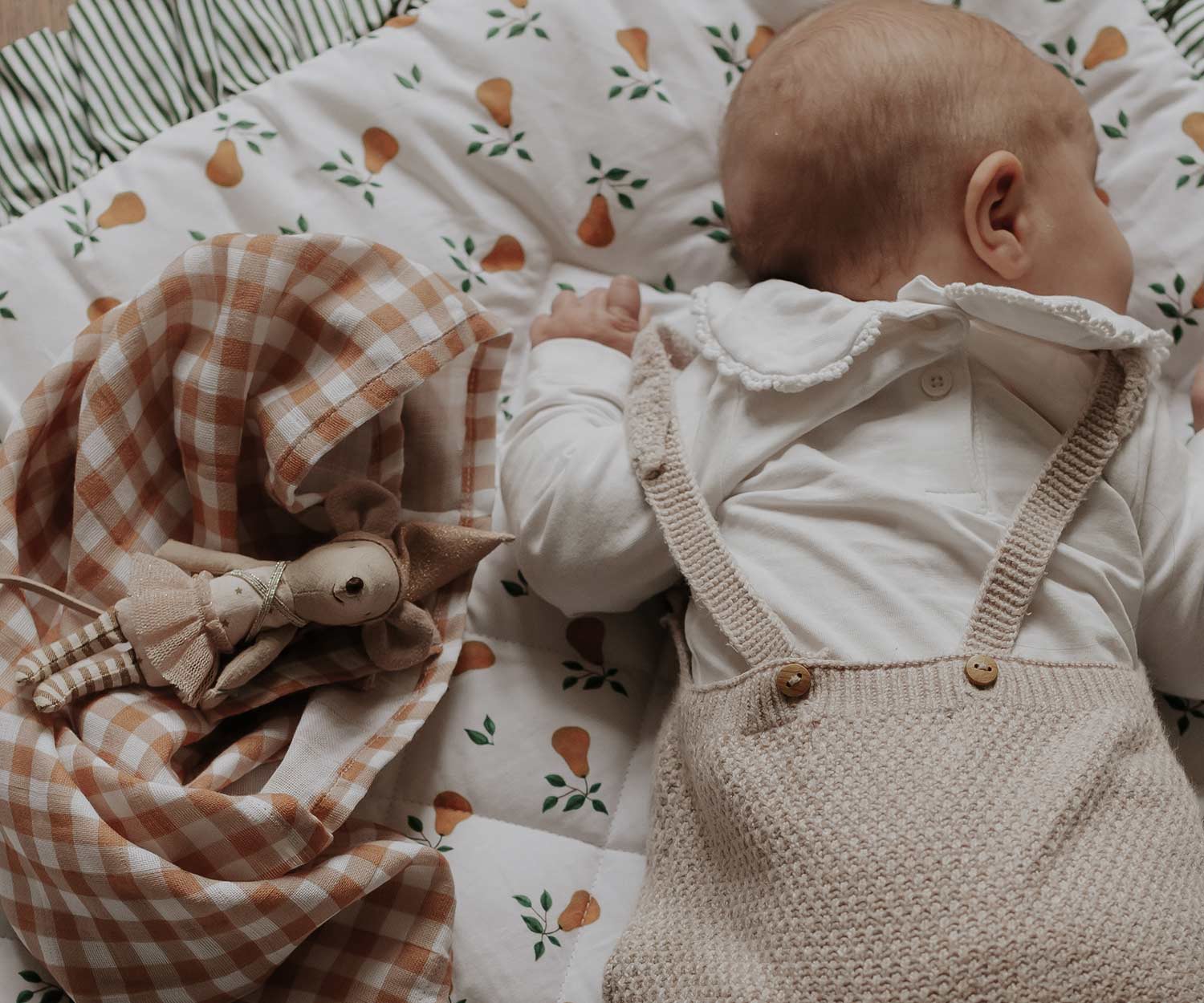 Whimsical Comfort: Organic Muslin Swaddles That Wrap Your Baby in Magic